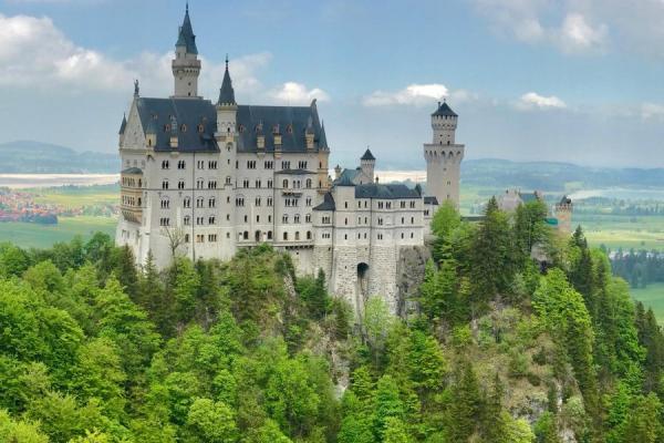 تور آلمان: قلعه نوی شوان اشتاین ، ساخته شده برای فقط یک نفر در آلمان